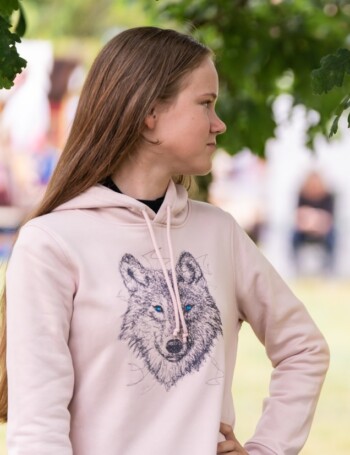 Roosa pusa hundi või tiigriga